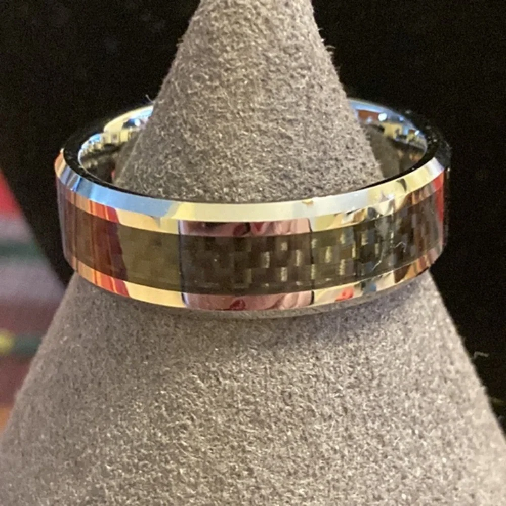 NWOT men’s King Will tungsten carbon “gentlemen” beveled edge band ring